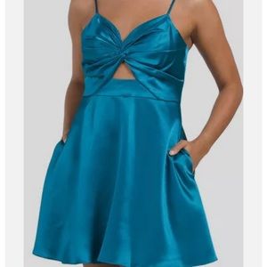 Aidan Mattox V Neck Twist Front dress